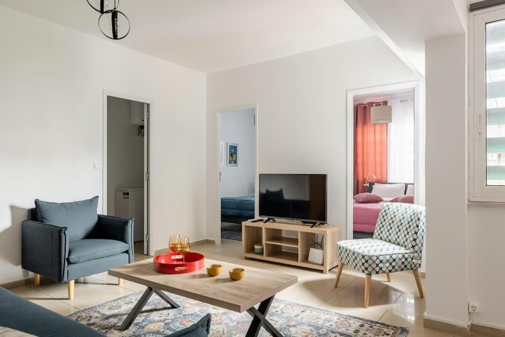 Brand New Bright Modern 6Bdr Apt-1Min To Acropolis Athena Bagian luar foto