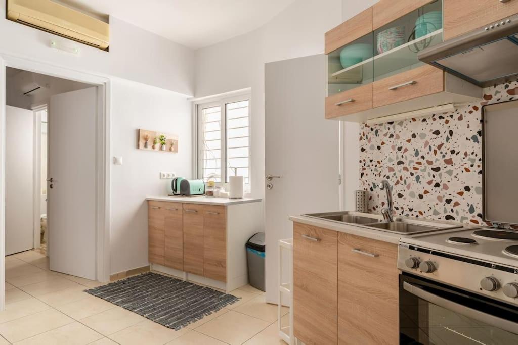 Brand New Bright Modern 6Bdr Apt-1Min To Acropolis Athena Bagian luar foto