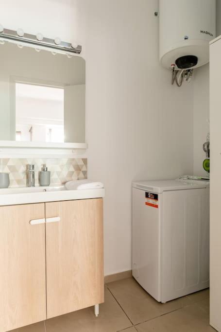Brand New Bright Modern 6Bdr Apt-1Min To Acropolis Athena Bagian luar foto